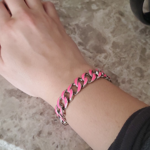 Chain link hot pink bracelet - Picture 3 of 3
